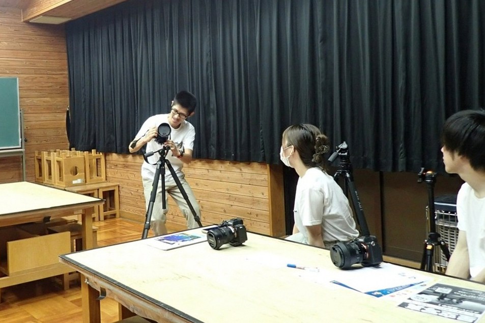 vitoriamarin2's tweet photo. NPMDを作業用BGM代わりに流してたんだけど、まぁそりゃ演ってる人間が同じなんだからそりゃそうと言われたらそれまでなんだけどやっぱTedとPeteって話し方似てるんだよな……こう……なんだ？　Peteがある特定のワードを強調していう時の癖がめちゃくちゃTedなんだよ https://t.co/QDTdsVOd2R
