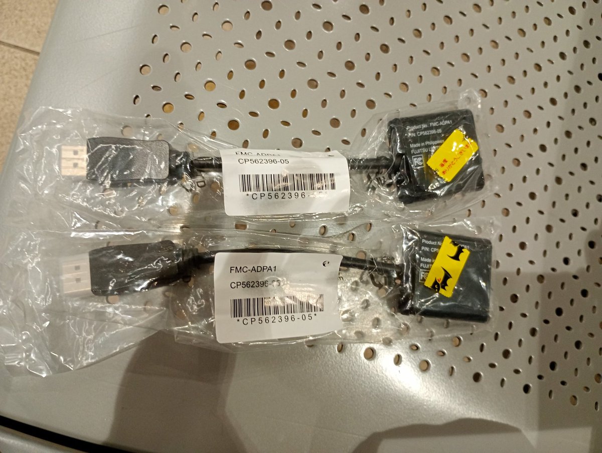 swordmasterT's tweet photo. これらは消耗品の補充
キーボードは¥280
DP→VGA変換器は¥100✕2個 https://t.co/9irLCDVebK