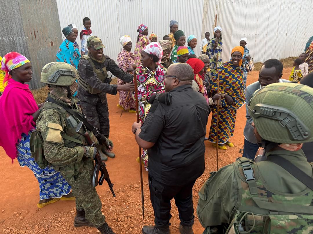 Rutshuru25's tweet photo. Nous sommes déterminer peut importe le temps ✍️ aujourd'hui on peut être à #Goma #Bukavu demain matin #Kalemi rien nous inquiète https://t.co/Ppd4N7q1Pm