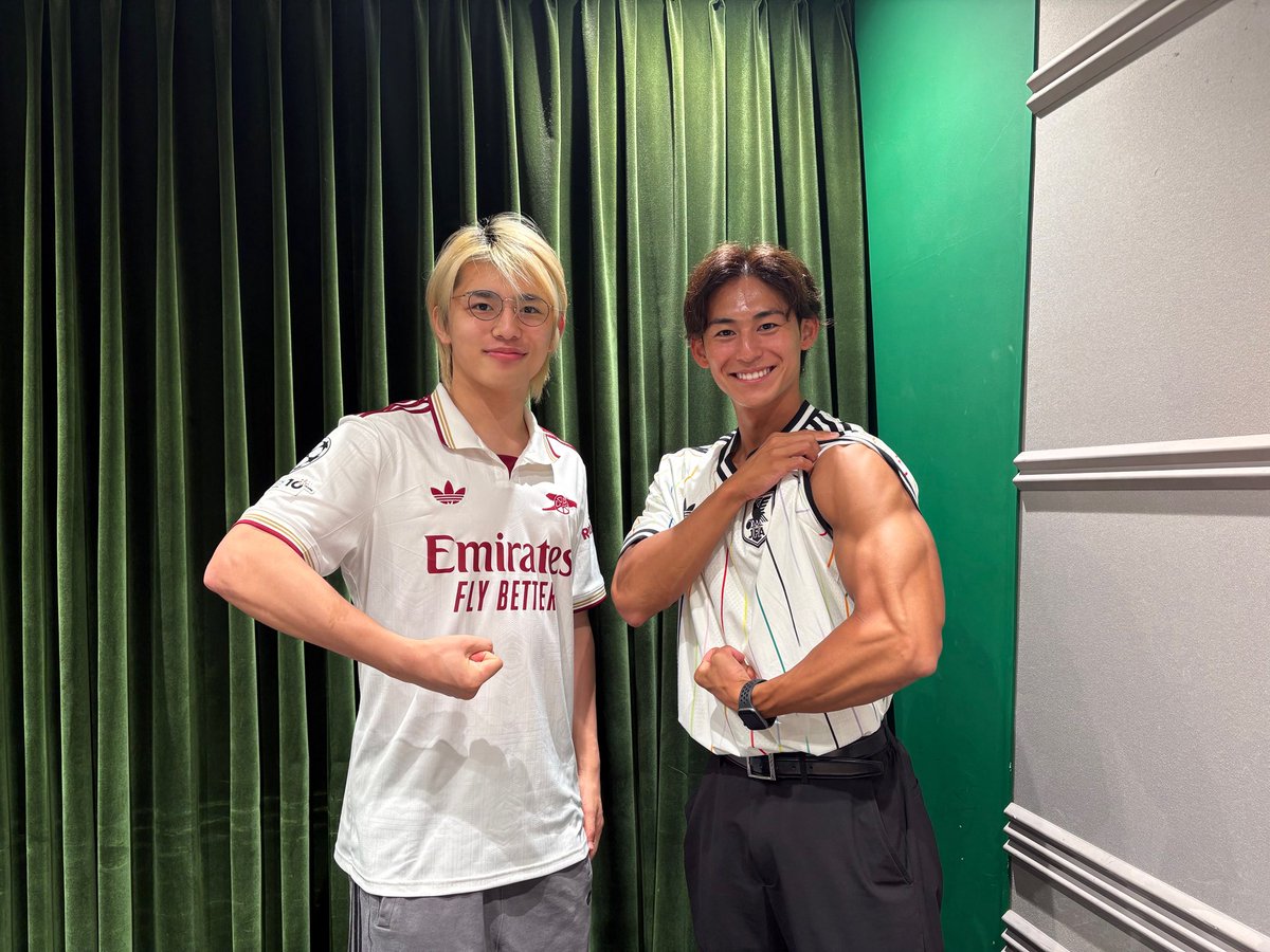 and_shino_'s tweet photo. 始まりました〜！
#シノ954 

ゲストはTBSアナウンサー
齋藤慎太郎さんです💪

サッカーW杯の取材から帰国したばかり！
現地の熱気は？
選手たちからどんな話を聞けた？
篠塚さん、興味津々です🤍⚽️🤍

#篠塚大輝 #timelesz https://t.co/to5y3hK83Y