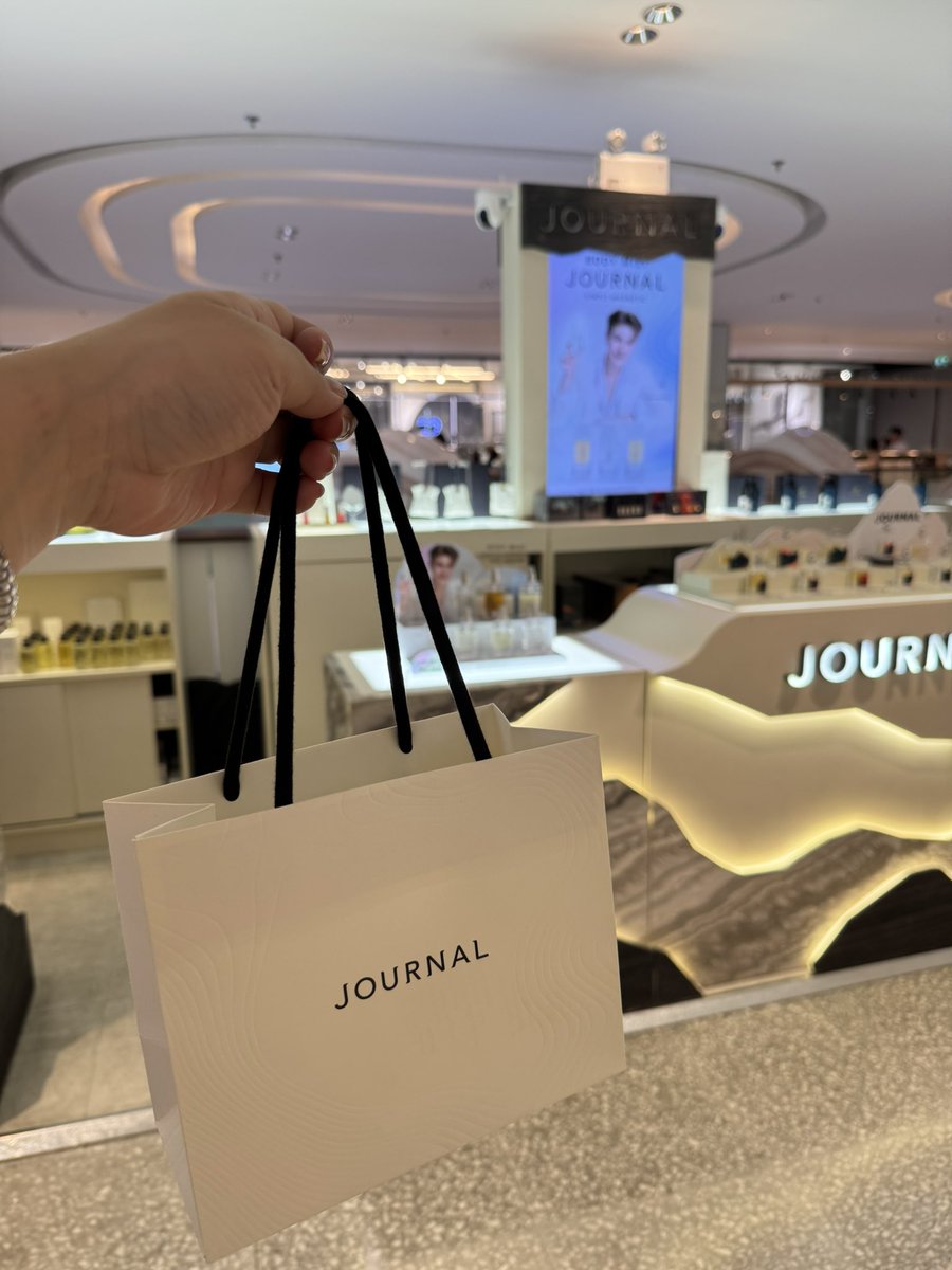 janni4babe's tweet photo. โฟ้ดโฟ้ดเป็นพรีเซนเตอร์ทั้งที แม่จะพลาดได้ไง🥰

#JOURNALBodyMistxFOURTH ​
#Fourthnattawat #โฟร์ทณัฐวรรธน์ https://t.co/sN2CgkwBoq