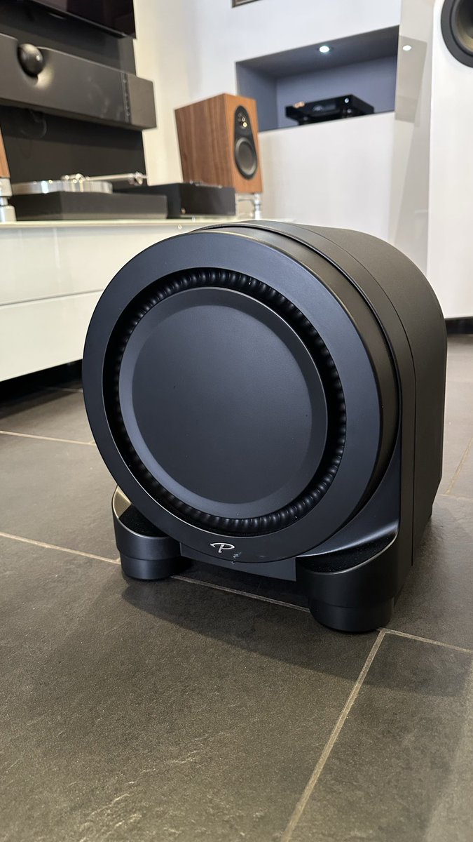 AudioVenue's tweet photo. Seismic by Paradigm. seismic in nature as well as name.
#paradigm #paradigmseismic #subwoofer #activesub #bass https://t.co/GROpRiHpLi