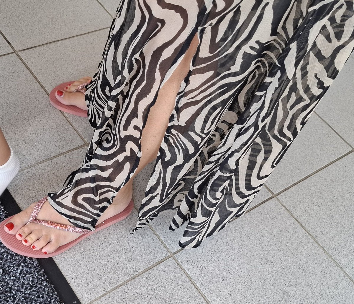 secretfeetlove's tweet photo. #feet,#sexyfeet,#spycam,#feetfetısh,#feetlover,#summerfeet,#feetlover https://t.co/tkp2XN47Rd