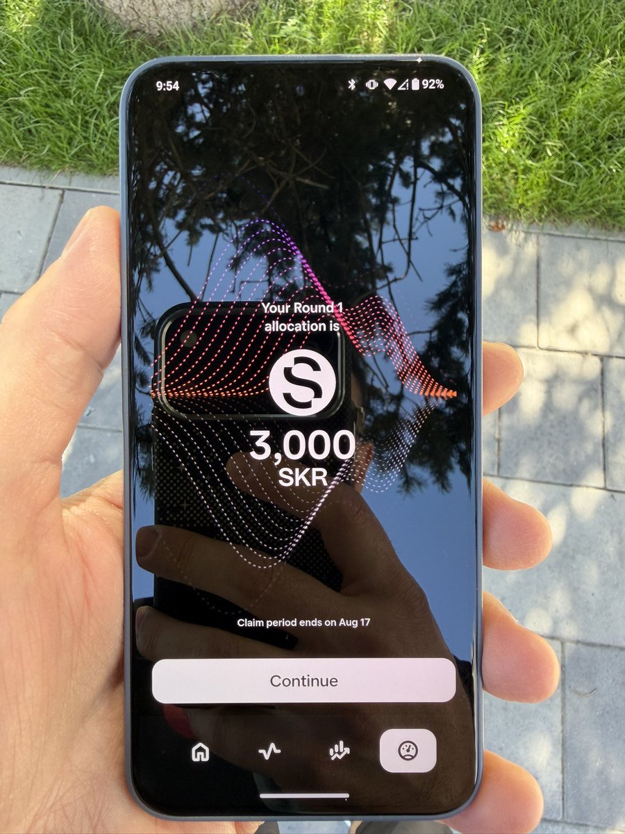 0xC00per's tweet photo. gm ☕️

today’s coffee is sponsored by my Seeker 📱

claimed my $SKR and started the day in the green

finally, a phone that pays me instead of draining my bank account 😱

Seeker Summer is the real deal 🫡 https://t.co/1k6fQ6XCtF