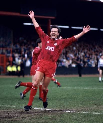 spfl_virals's tweet photo. I was sitting there thinking โฆ this is one of the finest kits ever made โฆ ๐
#aberdeenfc #charlienicholas @AberdeenFC https://t.co/VbBcRWCkoL