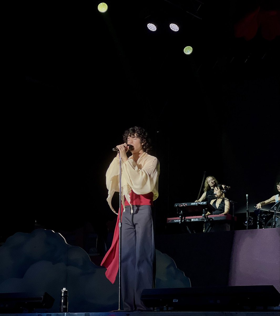 VoicelessQueue's tweet photo. I can die happy 😭 #conangray this beautiful ass man https://t.co/vs3qGvSqFz