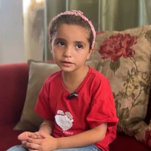 gztcom's tweet photo. 🔴Gazze'de çektiği videolarla annesi için yardım isteyen 3 yaşındaki Cumane:

📌"Annem cennete gitti, hepinize küstüm" https://t.co/z5tUyeaqYJ