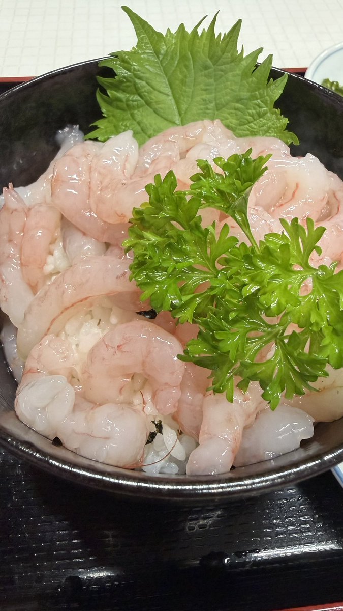 seroyagi's tweet photo. 甘エビ丼🎶
アンジェリックの
コーヒーゼリーパフェクレープ！！ https://t.co/8gKJVbY6NX