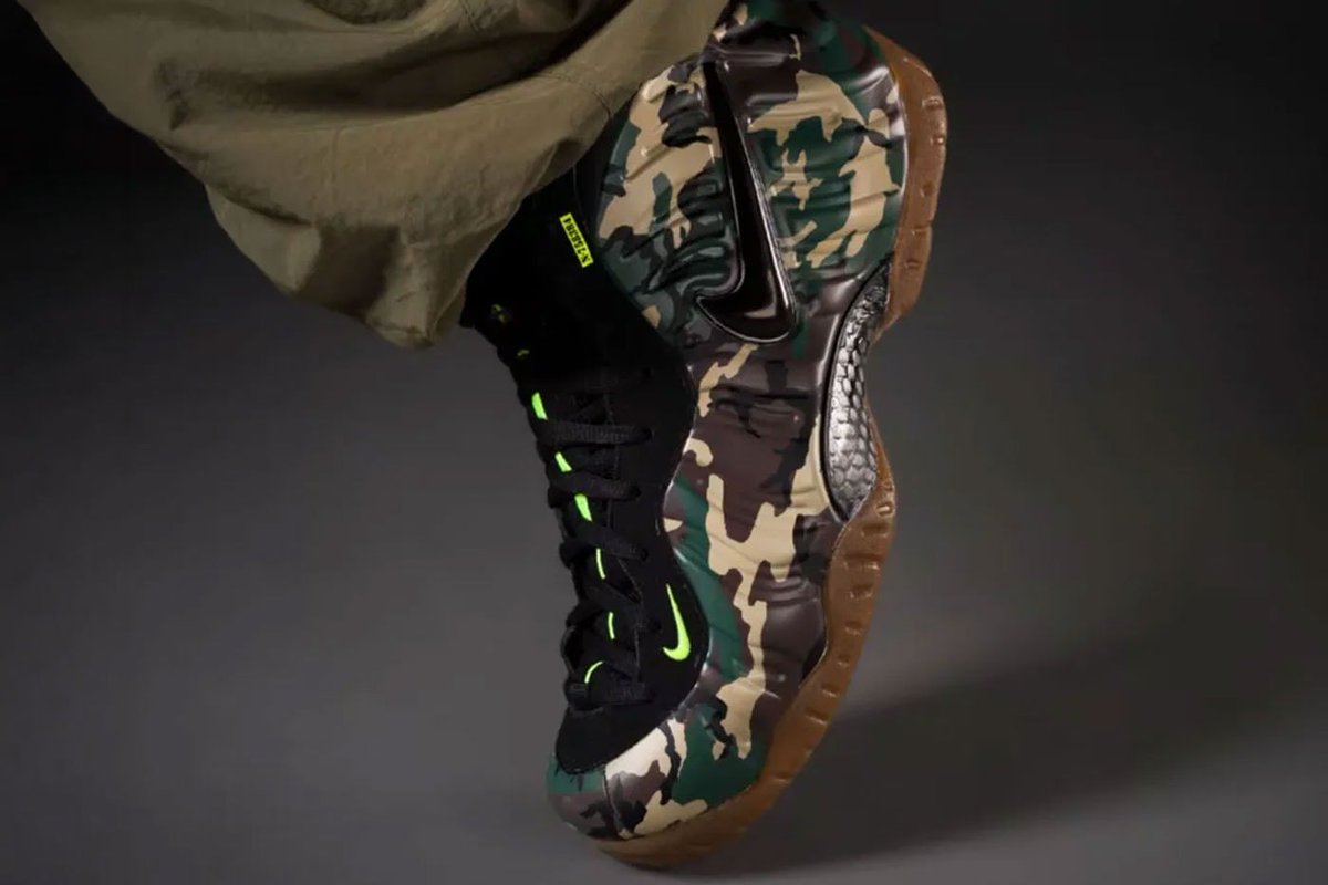 RitikV2's tweet photo. 🚨 The Nike Air Foamposite Pro Green Camo is back! 🟢🔥
The iconic 2013 colorway returns after more than a decade, bringing back its bold woodland camo shell, Volt accents, and unmistakable Foamposite style.
A must-cop or a pass? 👀
#Nike #Foamposite #Sneakers https://t.co/1aGQUN0SmH