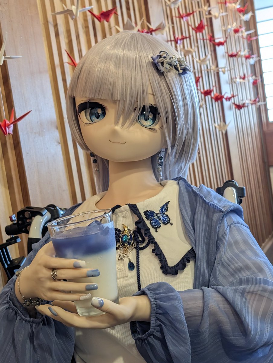 RuRi_BlueField's tweet photo. 続いて、招福庵（ @shofukuan ）さんへ✨️
今日のルリさんの衣装カラーにぴったりのお色のドリンクをいただくなどしました〜
あと、偶然ドーラーさんが集まって面白かったです😆 https://t.co/jks0dynDsM