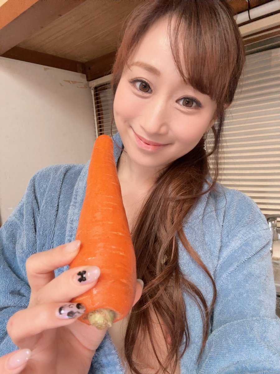 yuu_kawakami's tweet photo. 今からラビリンスどう？
今日はぁ１８時出勤だけど、１７時からオープンしてるよ😉
そして、空いてるから是非遊びに来てね🥰
みーなな@nanamikawakami 、ゆいちょん＠yuitatsumi_0608 友田さん＠maki_tomoda 
いるよーーー🩷 https://t.co/WII1lDuUHk