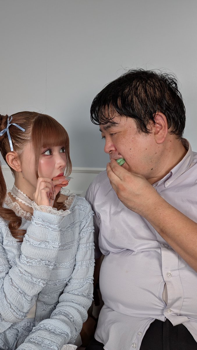taiki_1978_FAB's tweet photo. 戦慄かなのファンクラブイベント〜
私は
かなのちゃんとマカロンパーティー　でした。
ちゃんと日比谷のラデュレでマカロン買ってきました〜。
かなのちゃん可愛い❤
#戦慄かなの https://t.co/NI8TEUZV3G