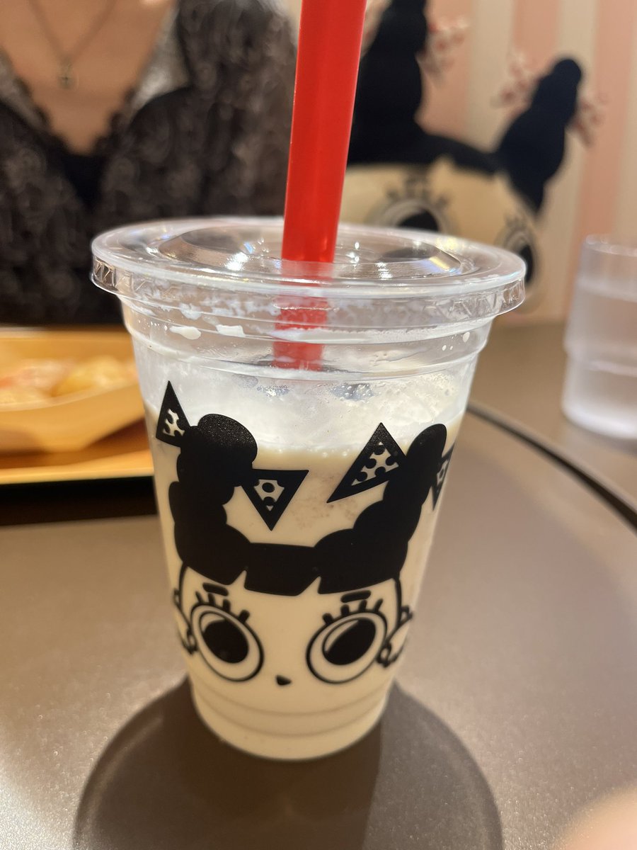 LittleJanneROKA's tweet photo. スーちゃんハウスで少し休憩。
こんな素敵なお店があるのね。
子供の頃からずっとお世話になってました。ソウルフードといって間違いないでしょう。今日はこの後メルスに行くからラーメンは断腸の思いで断念😢 https://t.co/mOvJ3DJREQ