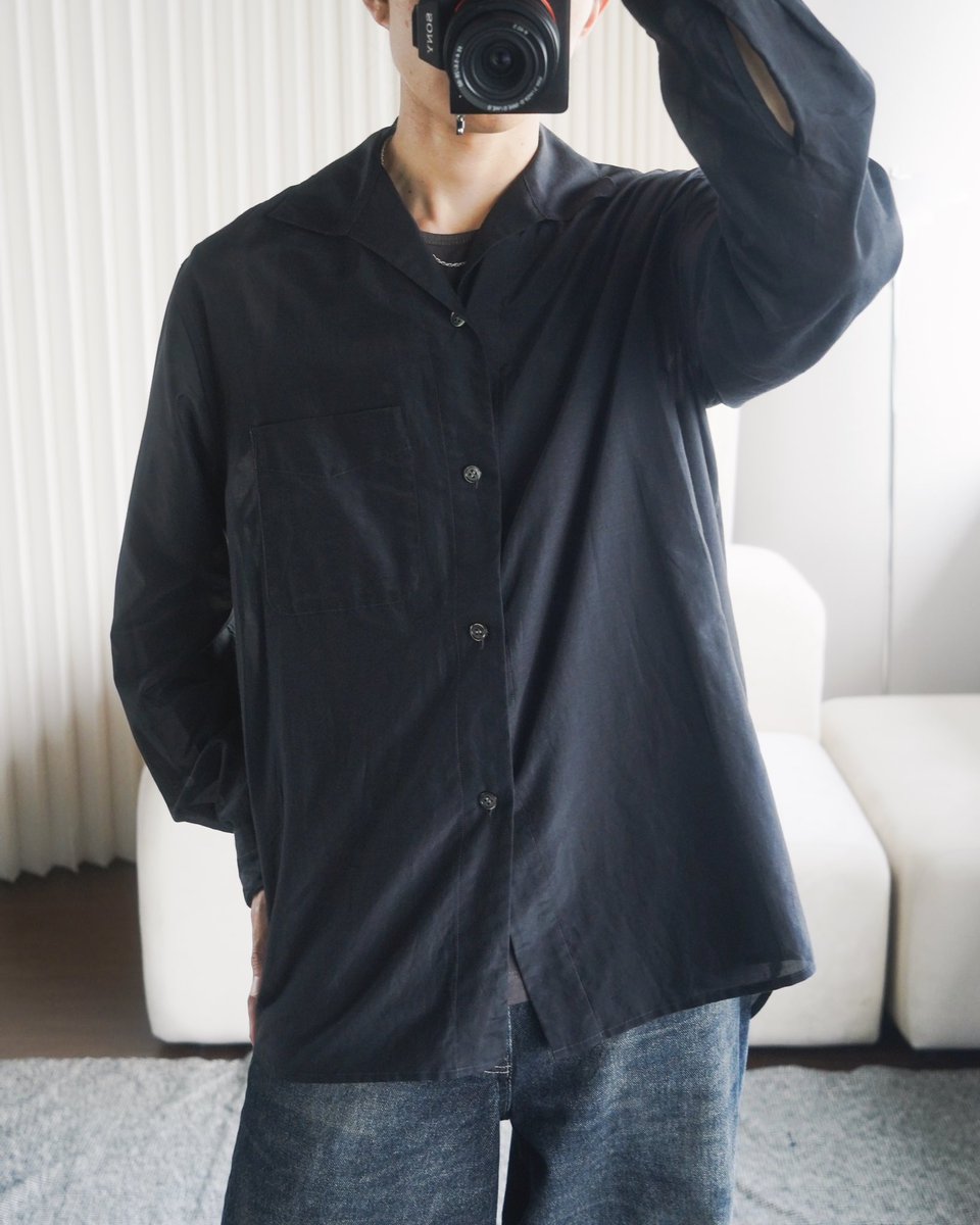 1999r___'s tweet photo. シルクシャツが良すぎるなぁ https://t.co/uuZGTJIUDG