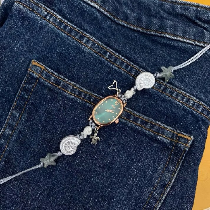 hnnixc's tweet photo. Hellooo, buat kalian yang suka pergi pergian pake jam tangan, coba deh pake jam tangan yang aku rekom ini 🙌✨, bentuk nya cakep cakep dan lucuu 🤩 cocok buat kalian yang suka style fashion kiyowokk 💗
https://t.co/XkLVnAmWam https://t.co/o8i8BbzgGN