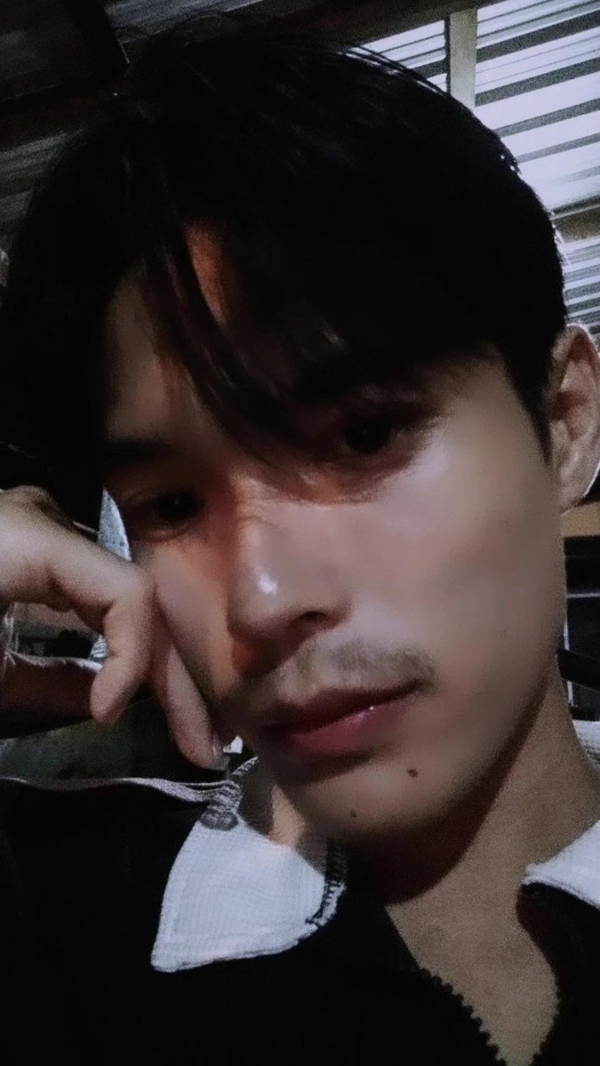 Calafioli's tweet photo. เงี่ยนว่ะะ ส่งนมมาดูหน่อย #เงี่ยน #คุยเสียว https://t.co/j1LlypbrYP