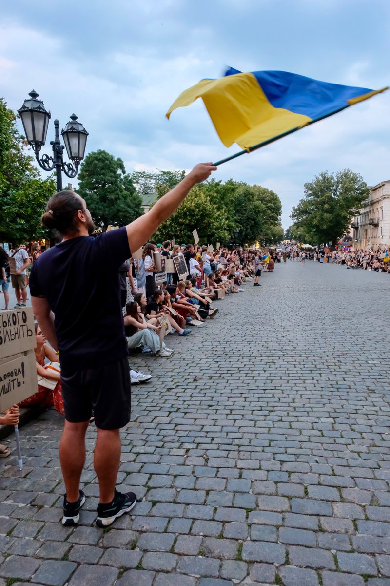 dr_oleksan's tweet photo. Чудові люди (та песики) Одеси на вчорашньому продовженні протесту

1/25 https://t.co/gV4xkEcFfn