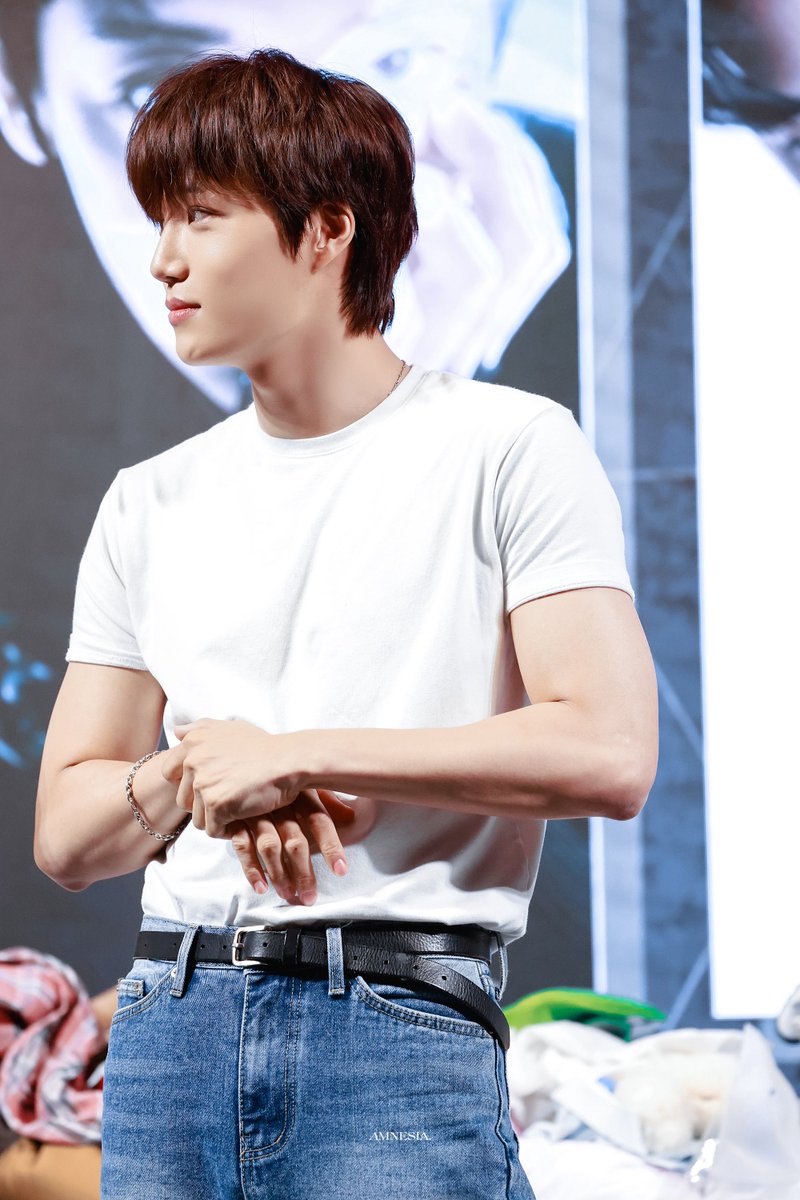 Amnesia0114's tweet photo. 260717 KAI (카이) | Fanme Fansign in Kaohsiung

🫳🏻

#카이 #KAI #EXO #엑소 https://t.co/WTVSrjJ1ip