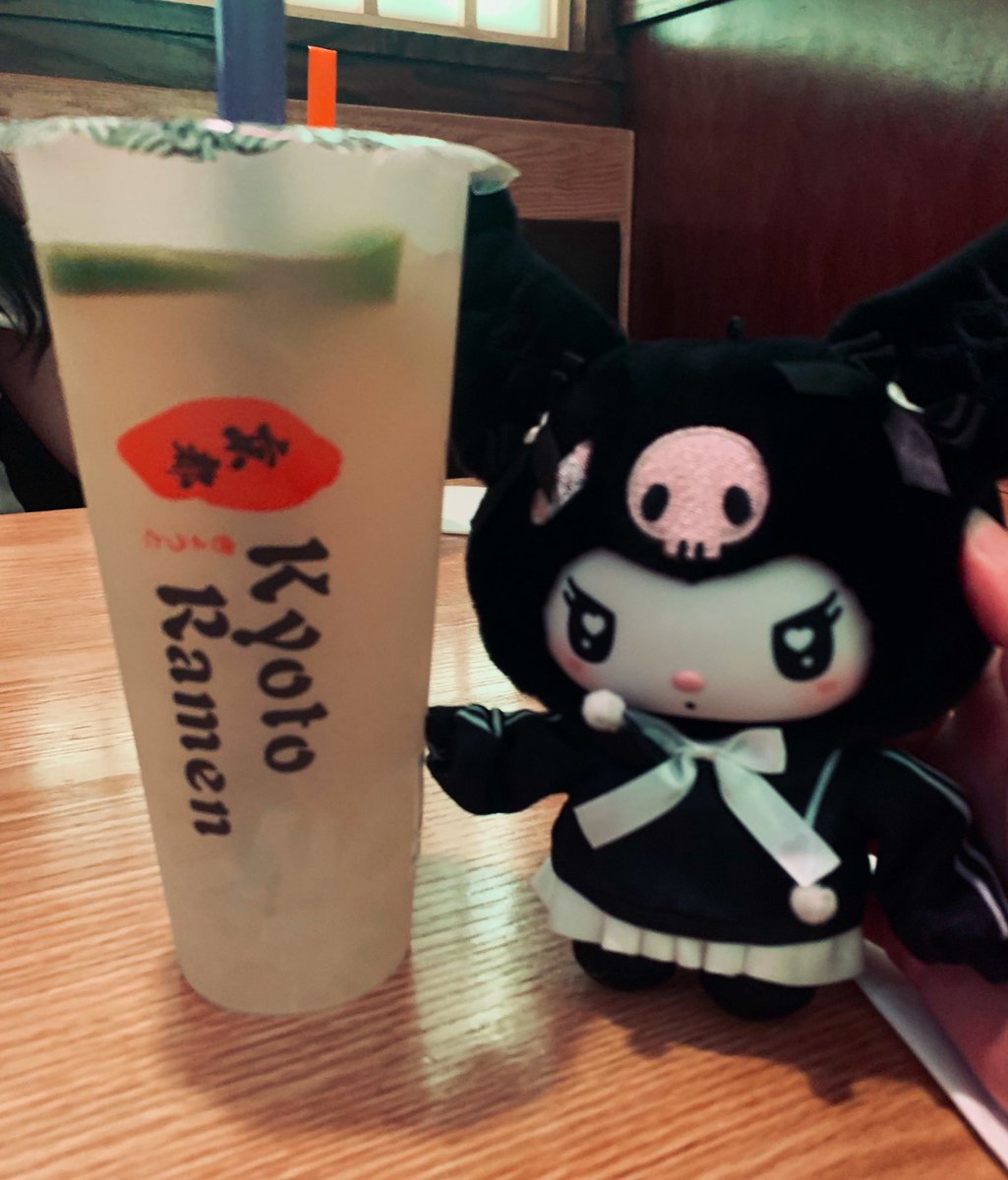 freeze_map161's tweet photo. Kuromi and I hung out with our friend! We went out to eat. The outfit before the added scarf<3 https://t.co/cle5qpMHVY