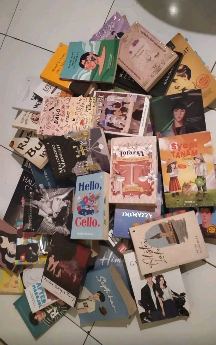 echoesof_zn's tweet photo. Wts buku koleksi pribadi, mostly novel terbitan AU dan wattpad

#wts #novel #au #wattpad https://t.co/ew2fFnql3X
