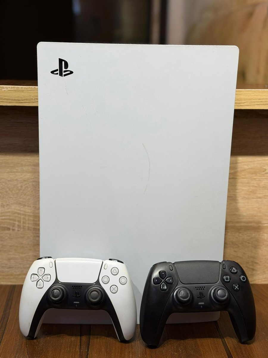 Ayolaszn's tweet photo. PlayStation 5 Fat | Standard Edition | FC26 Package(Online Access) 

#680,000 🏷️ https://t.co/aoYVU3nYZQ