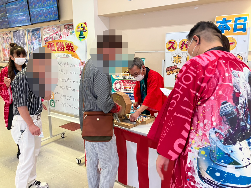 尼崎ガラポン抽選会終了！】 本日14：00より、選手のサイン入りグッズ