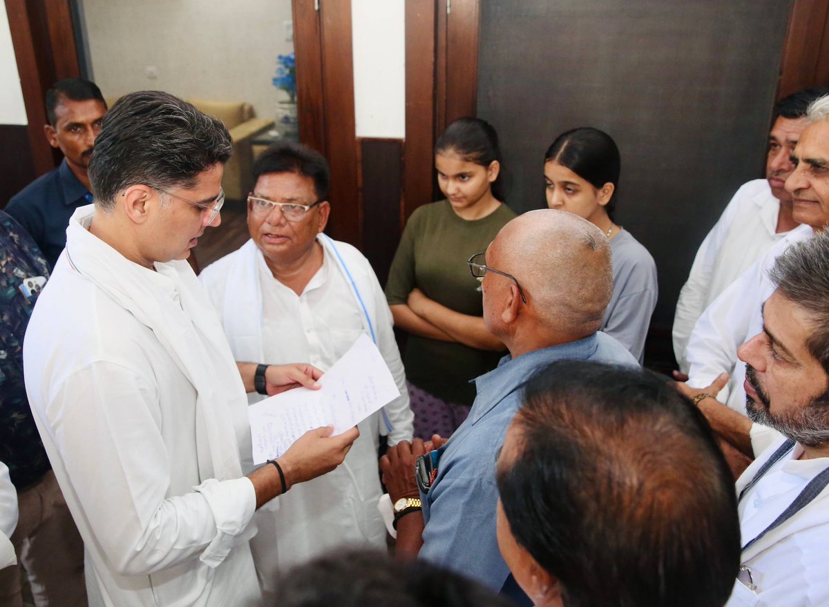 SachinPilot's tweet photo. टोंक के क्षेत्रवासियों से मुलाकात और जनसुनवाई। https://t.co/lJhziH2N9j