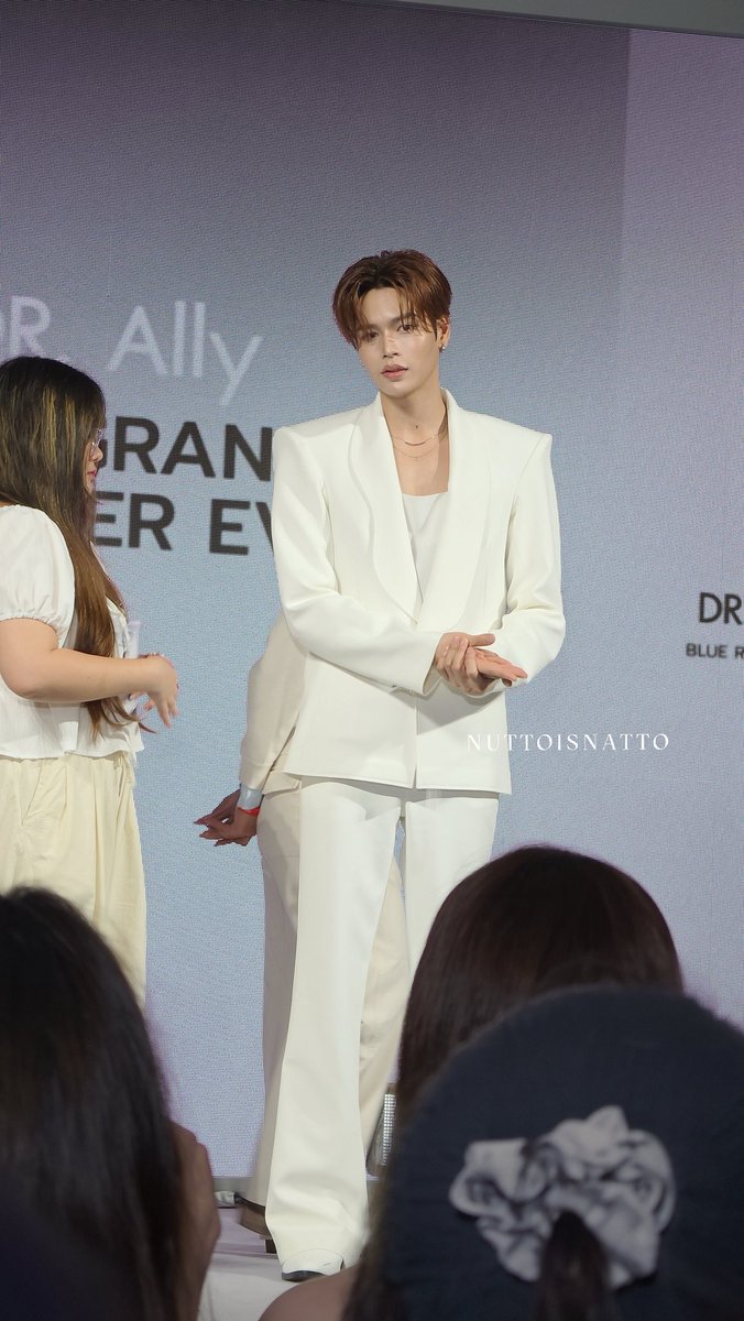 nuttoisnatto's tweet photo. หุ่นน้องมาร์คคือสัดส่วนทองคะ 
ไหล่กว้าง เอวเล็ก ช่วงขายาว แขนยาว 

MARKJRTN PRES DRALLY

#DRAllyTheGrandPresenterxMark
#DRAllyxMark #markjrtn https://t.co/IsIZMvU3tq