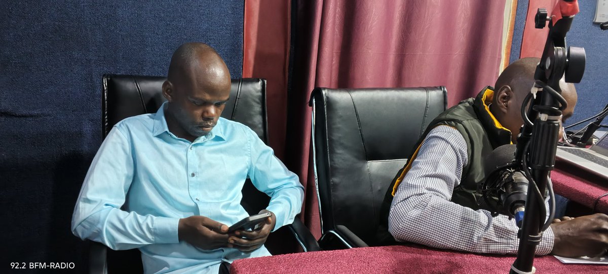 922bfmradio's tweet photo. Today's Panel:

- Hon. Jonas Agumeneitwe
- Hon. Sula Nuwe
- Hon. Baker Matsiko
- Hon. Jonan Nyakimwe
- Cadre Julius Bikanshanga

📅 Every Saturday
🕙 10:00 AM – 1:00 PM

Host: @FNuwagaba12 
📸 @OctBinEvadiusT https://t.co/PDmNY8yrx7