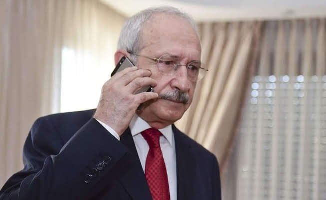 totemcihaluk's tweet photo. Kraliçe arının taç ile gezdiğine inanırım.
Ağustos böceğinin saz ile gezginine inanırım.
Develerin tellak pirelerin berber olduğuna inanırım.
Amma, bu kişinin CHP'li olduğuna asla inanmam. https://t.co/cuMEVm7biL