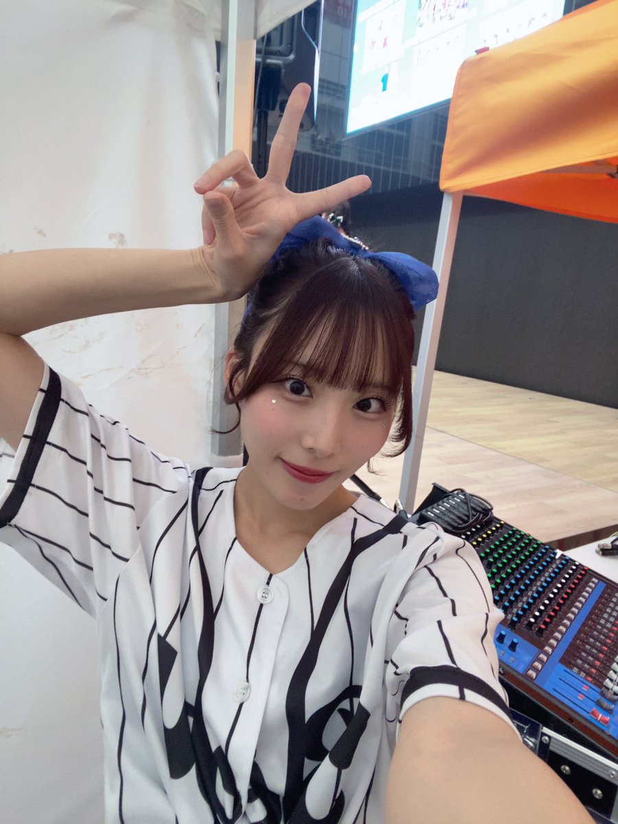 yuukirina_412's tweet photo. 光が丘ありがとうございました💙
暑い中会いに来てくれて本当にうれしいありがとうっ🫶🏻色んなとこで見てくれてるみんなを見つけた🥰マリアージュも動画OKだったのでSNS載せてくれるの楽しみにしてるね😚💙写真も待ってます！
初めましての方もまた話そうね💖ありがとう❣️明日は吉祥寺で15:35～です❗️ https://t.co/KReFErsH5G
