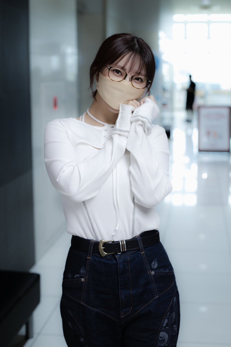 ooo910o's tweet photo. スーパーライブガーデン行田店へ
#ayasi 様に愛♡に🧎🏻‍➡️🦥 
#ポートレート 
とうとうパチンコ店にストロボアンブレラを持ち込んでしまった🤤
それ程の装備で行ったからには失敗は出来ないプレッシャーで会話も🤷🏻
多少ピント外したけど、アンブレラ効果は十分にあったような🥰
本来、ゴリゴリに光を当てるよりも自然な光が好きなんです😊
過去最高のaya様を撮れて満足！
いや、まだまだ撮りますっ🦥💪🧎🏻
2枚目3枚目は『のぼうの城』の舞台🏯
石田三成の本陣、丸墓山古墳と
忍城🏯