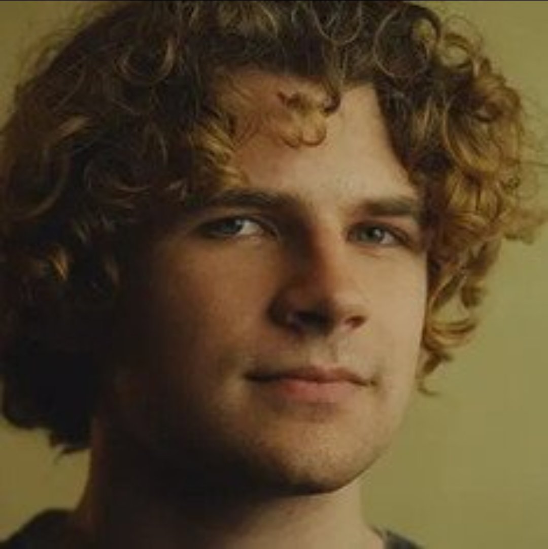 Sm4shCloud's tweet photo. Just saw the Backrooms movie knowing nothing about the backrooms it was peak

Kane Parsons was only 21 years old. https://t.co/b1lvrybl2X
