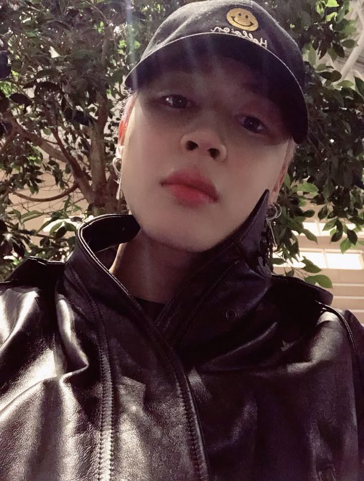 pkjimineong's tweet photo. #neon_grave #jimin #wattpad 

a vida do clt que trabalha 6x1 é triste https://t.co/GTuTbtAr0v