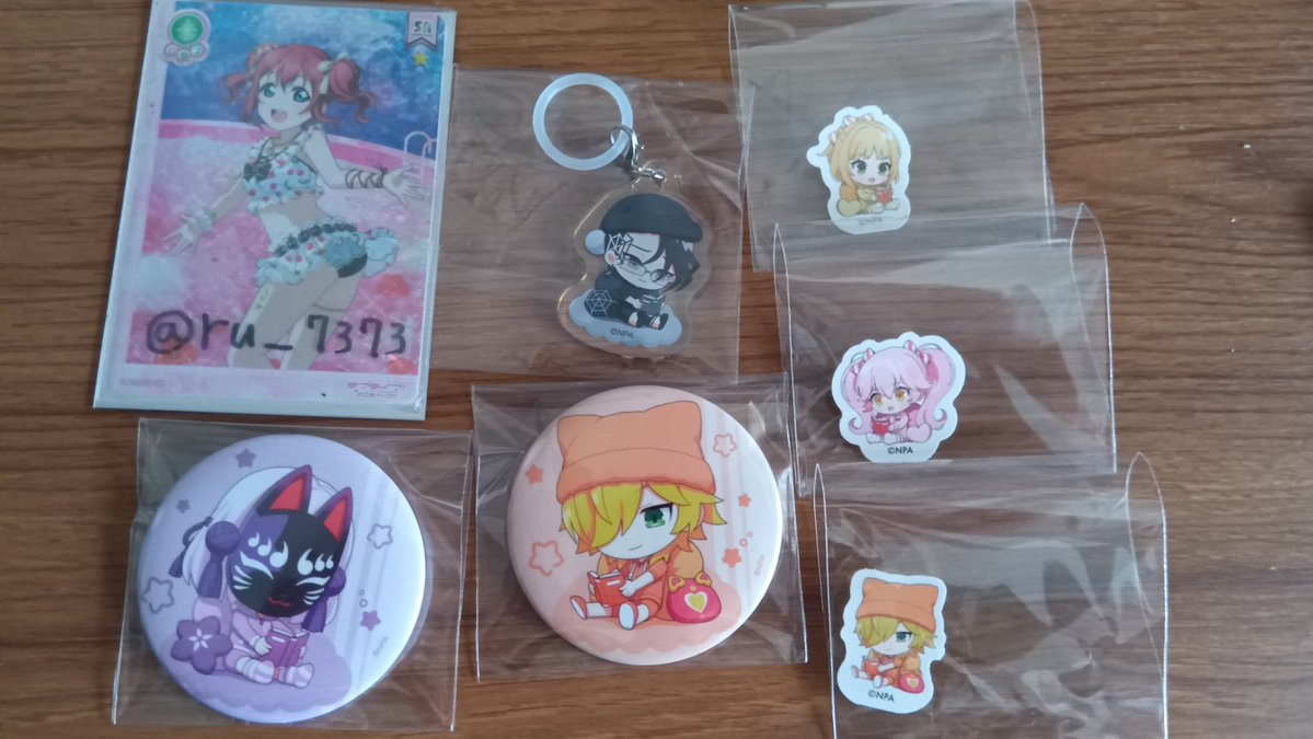 ru_7373's tweet photo. 未来書店  コンパス コラボ 交換

譲  缶バッジ 狐ヶ咲 甘色 マルコス 
アンブレラチャーム 糸廻輪廻
特典ステッカー リリカ ルルカ マルコス

求 基本 同種 ラヴィ
特典ステッカー 友人用に アダム ソーン

開封後にOPP袋で梱包

発送 郵送or高崎キャラバンで手渡し️⭕️

気軽にお声がけ下さい😊 https://t.co/5Fsg93B3SE