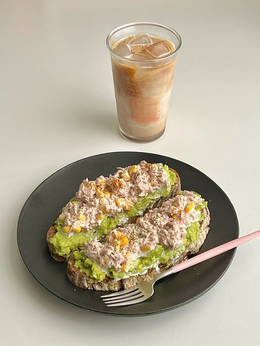 jjetb95628962's tweet photo. Just had the most perfect avocado toast—creamy spread, flaky sea salt, and a dash of chili flakes. Simple, fresh, and so satisfying! ， https://t.co/kOOQCgxVSj