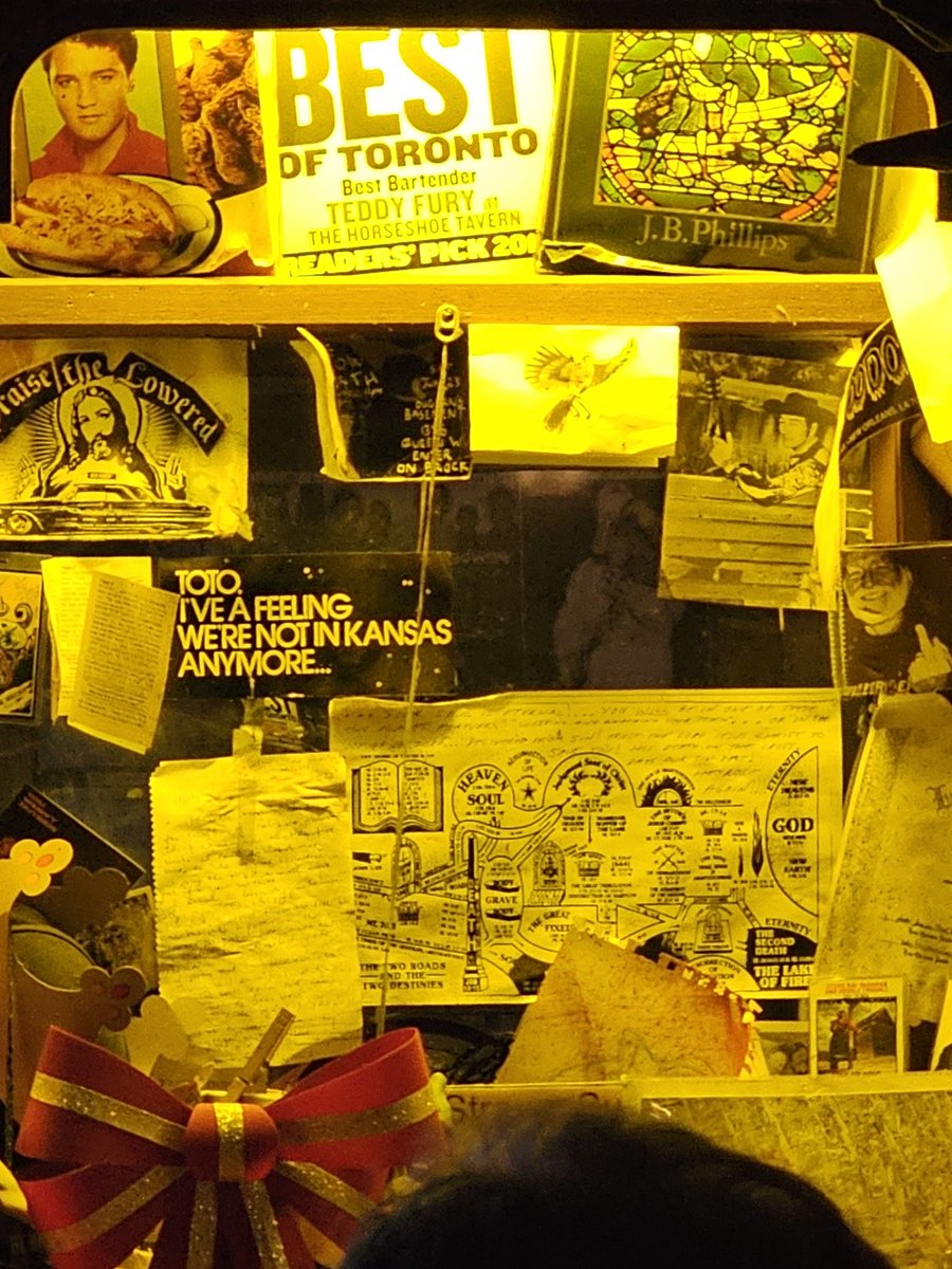 realjohnwinter's tweet photo. My first time inside Toronto's legendary Horseshoe Tavern! I heard Shania Twain performed there tonight. So, I went ahead and showed up to the bar to have a drink after her show. A memory that will remain unforgettable.
#HorseshoeTavern #Toronto #LiveMusic #ArtsAndPerformance https://t.co/4C99aBbmpg