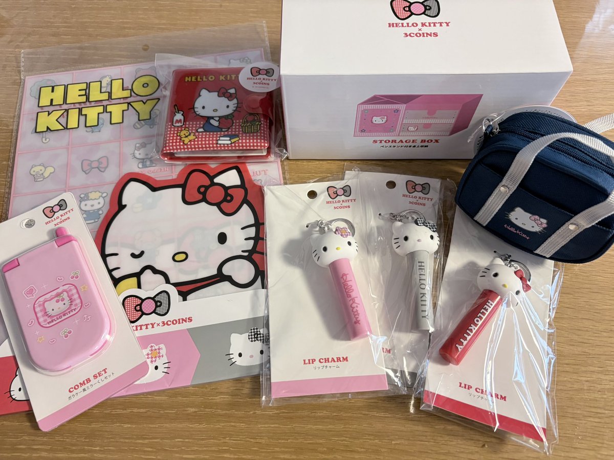cxt101's tweet photo. キティちゃんだらけ🤭
お目当てのたくさんゲットー💗
そしてたまたま行ったところで
キティちゃんのガチャガチャ発見！
かわいいいい♡ https://t.co/rIgZuNEvhz