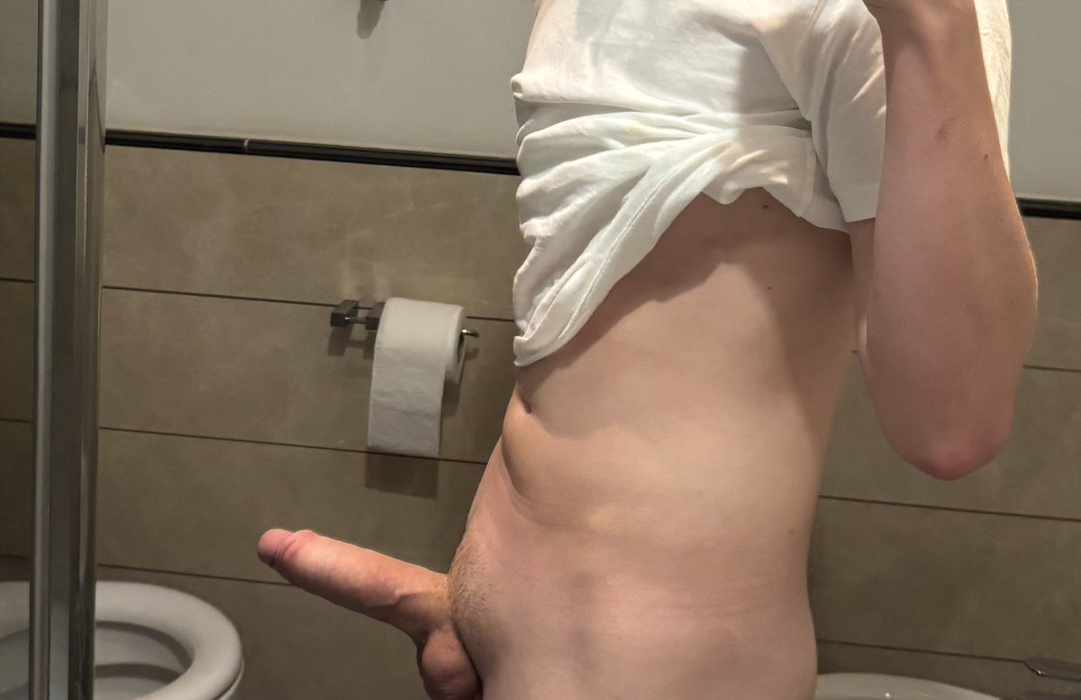 KicsiFiuu's tweet photo. Írjatok drágáim❤️😈 Nincs jobb a fiatal fasznál💦🍆 #magyaramatőr #magyar #hungarian #hungary #fasz #dick #penis #cock #szexchat #cum #sexchat #sex #18yo #18cm #7inch https://t.co/wlSXIxN8Ea