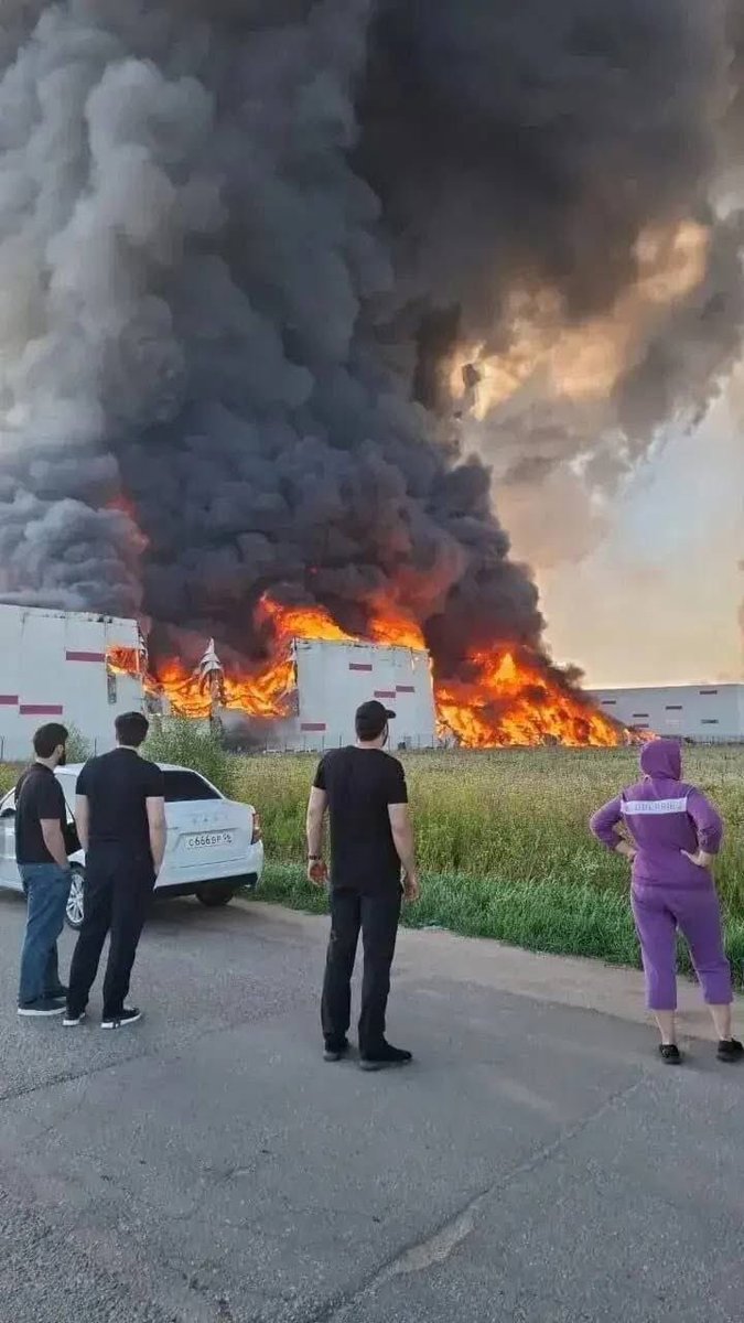 sohi1962's tweet photo. Ну што … дождались … довы@бывались … пятый год чего то ждали … а чего хотели от бандеро-фашистов ? 4 года они просто не имели возможности ,а щас заимели и еб@шут и по Крыму и югу и всей России . А будет атомное - и атомным шарахнут … ждите дальше «чистоплюи»😡😡 https://t.co/ulQRv1KBTs