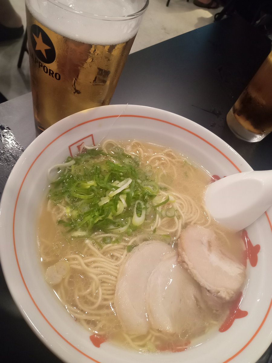 imo_show_chu's tweet photo. 今週オープンしました　長浜ラーメン　やまちゃん🩵💜 https://t.co/iyPvKMfpLu