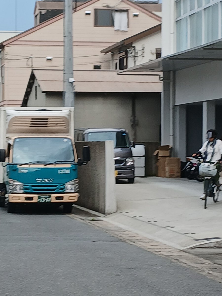LLC_HALE6's tweet photo. 駐禁邪魔や
#まるや
#七味
#クロヤコヤマト
#宅急便 https://t.co/D21RISqbHd