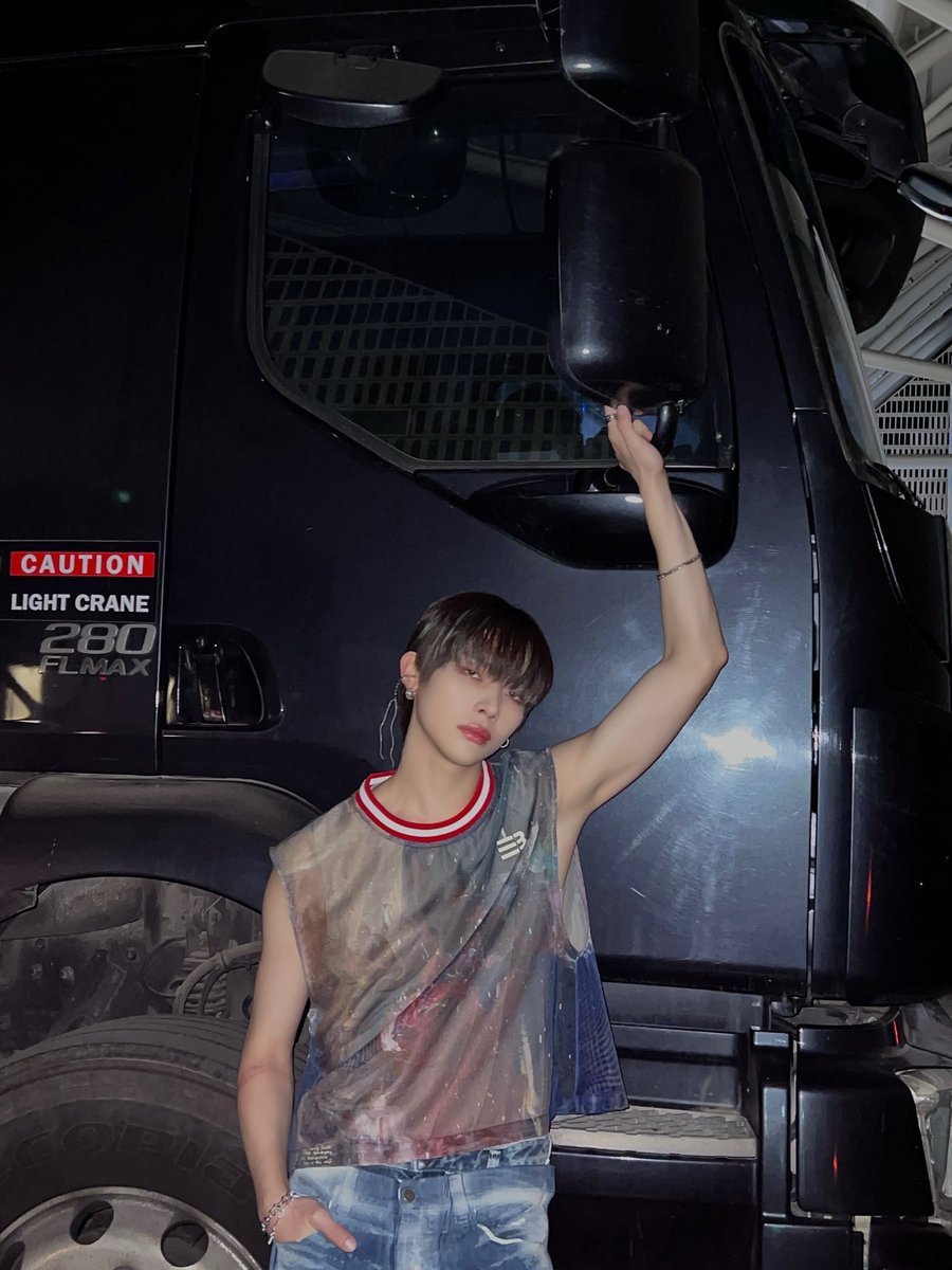 ndteam_label's tweet photo. NICHOLAS #니콜라스 #王奕翔 #andTEAM https://t.co/HwlyXINSpX