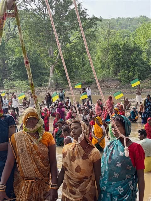 anniiie_4's tweet photo. Why nobody is talking about Ken-Betwa Project protest? https://t.co/NgaiHQrM6w