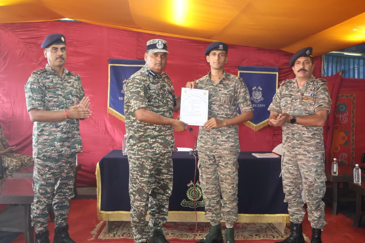 DIGCCPUR2024's tweet photo. Today, PI Training Serial No. ___ concluded at the kangwai camp Location. DIG range CCPUR grace the occasion with his presence. On the occasion,  best trainees were felicitated with commendation certificates in recognition of their outstanding performance. https://t.co/jwEkI84dhZ