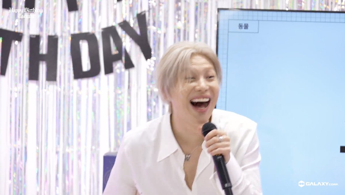 unravelingsky's tweet photo. i could watch taemin play charades all day 😭😭 https://t.co/dGgfKfPkyj