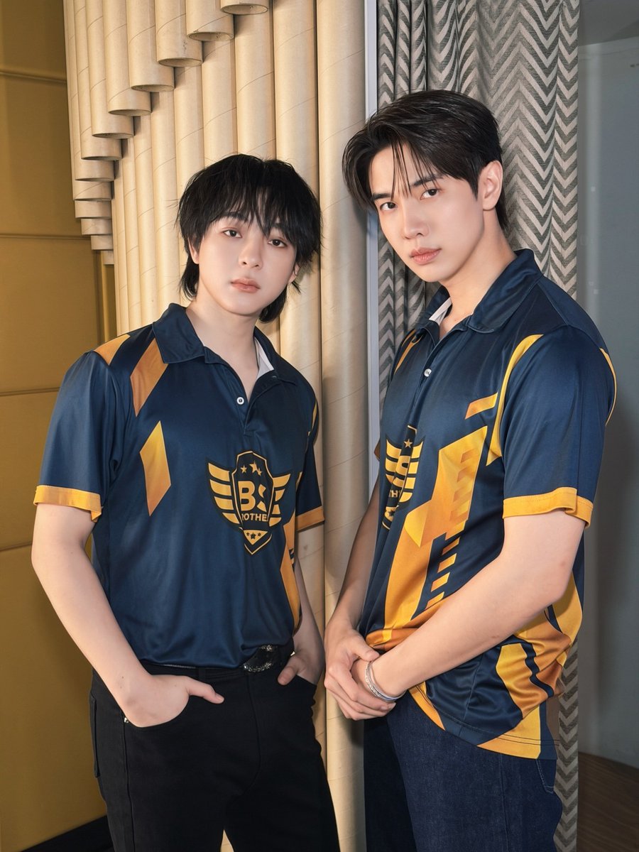 maxky_fc's tweet photo. สตรีมเมอร์และน้องเด๋อของเขา 🎮🐻

MAXKYBAS ROV FLOW SERIES CARD

#เปิดตัวการ์ดRoV https://t.co/acPEptiCmq