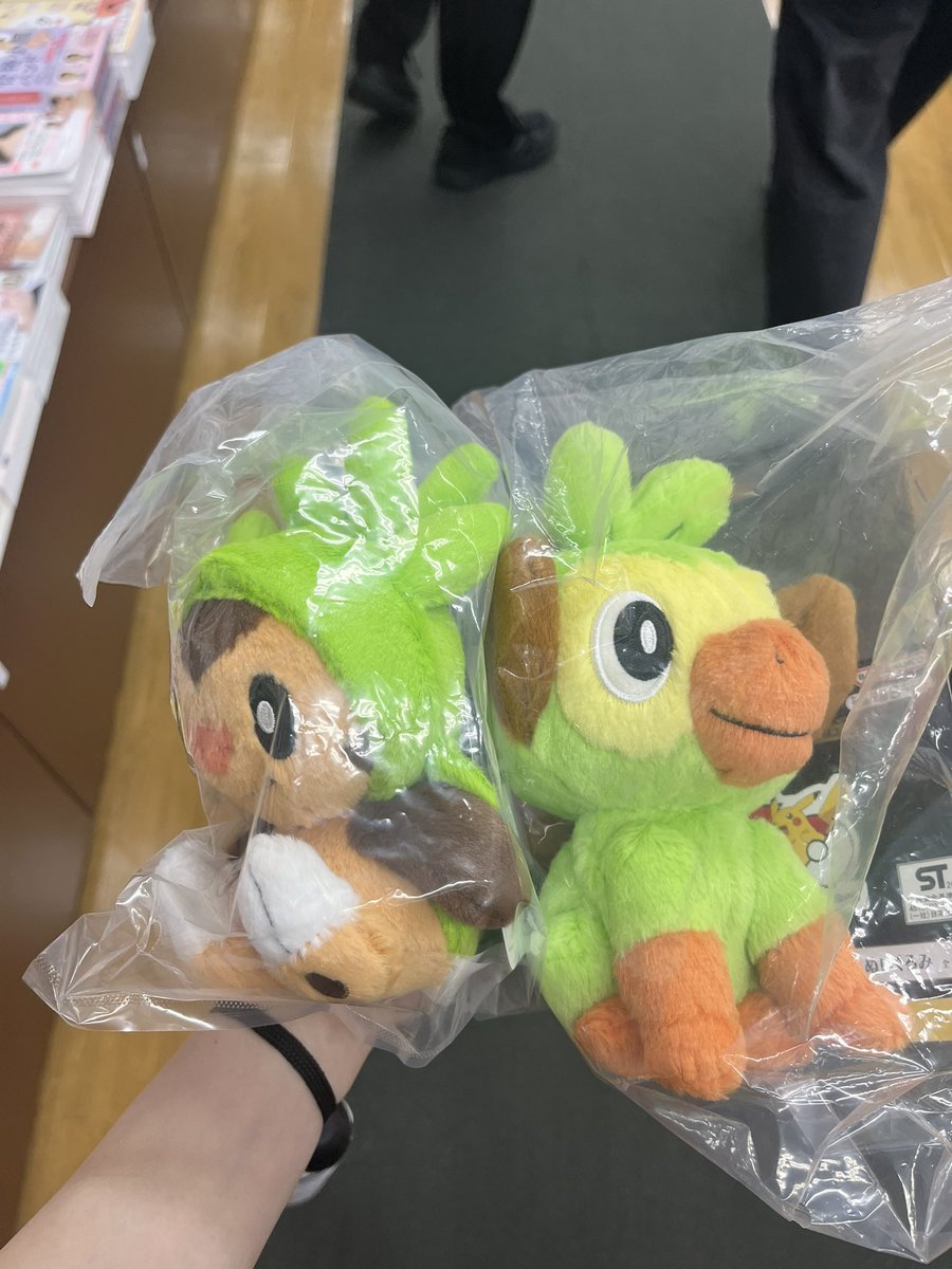 yu_gr_923's tweet photo. 【交換/譲渡】ポケモン ポケットモンスター 一番くじ Pokémon 30th ANNIVERSARY vol.2

譲　D賞　ハリマロン
　　F賞　サルノリ

求　C賞　ポカブ
　　　　　ミジュマル

梅田での手渡し交換希望です。
郵送も可能です。検索からでもお声がけお願いします。 https://t.co/QvPoslU3UI