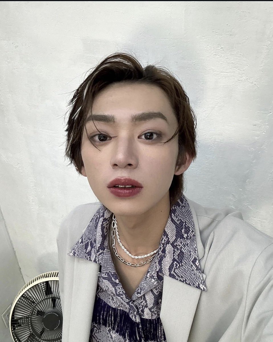 NukoNukootya's tweet photo. 佐野さんにマイク向けられてた子誰？！となったそこの貴方！
EBiDAN最年少グループ、Lienelの近藤駿太くんです！『未体験イケメン』の異名を持つLienelのビジュアル担当✨️
なんと副音声のお仕事をする程の道産子日ハムファンで、バラエティでは笑いのセンスが光るグループ1のおしゃべりくんです！ https://t.co/YJROmn2uK5