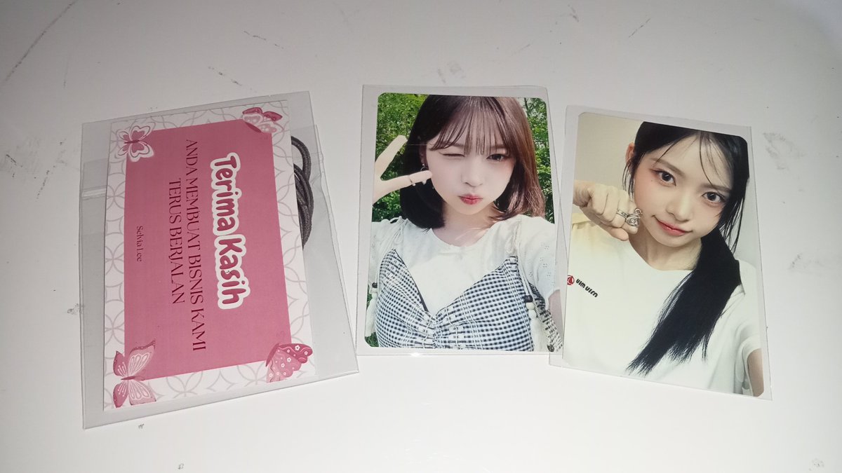 ayuarsymel's tweet photo. #reuploaded New Photocard mail haul: RESCENE 'Dearest' QR Album Dear Ver. PC Liv B, May A + freebies.
@RESCENEofficial https://t.co/L191MkQTb9